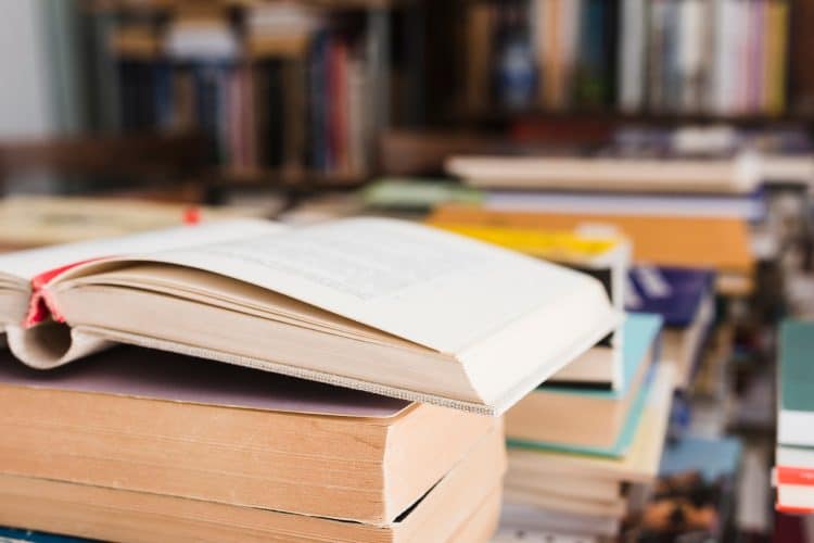 کتاب، سکوتی است که حرف می‌زند